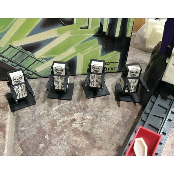 VINTAGE Domino Rally Glow in the Dark Ghost Ride Near Complete Pressman 1991 - Picture 6 of 10